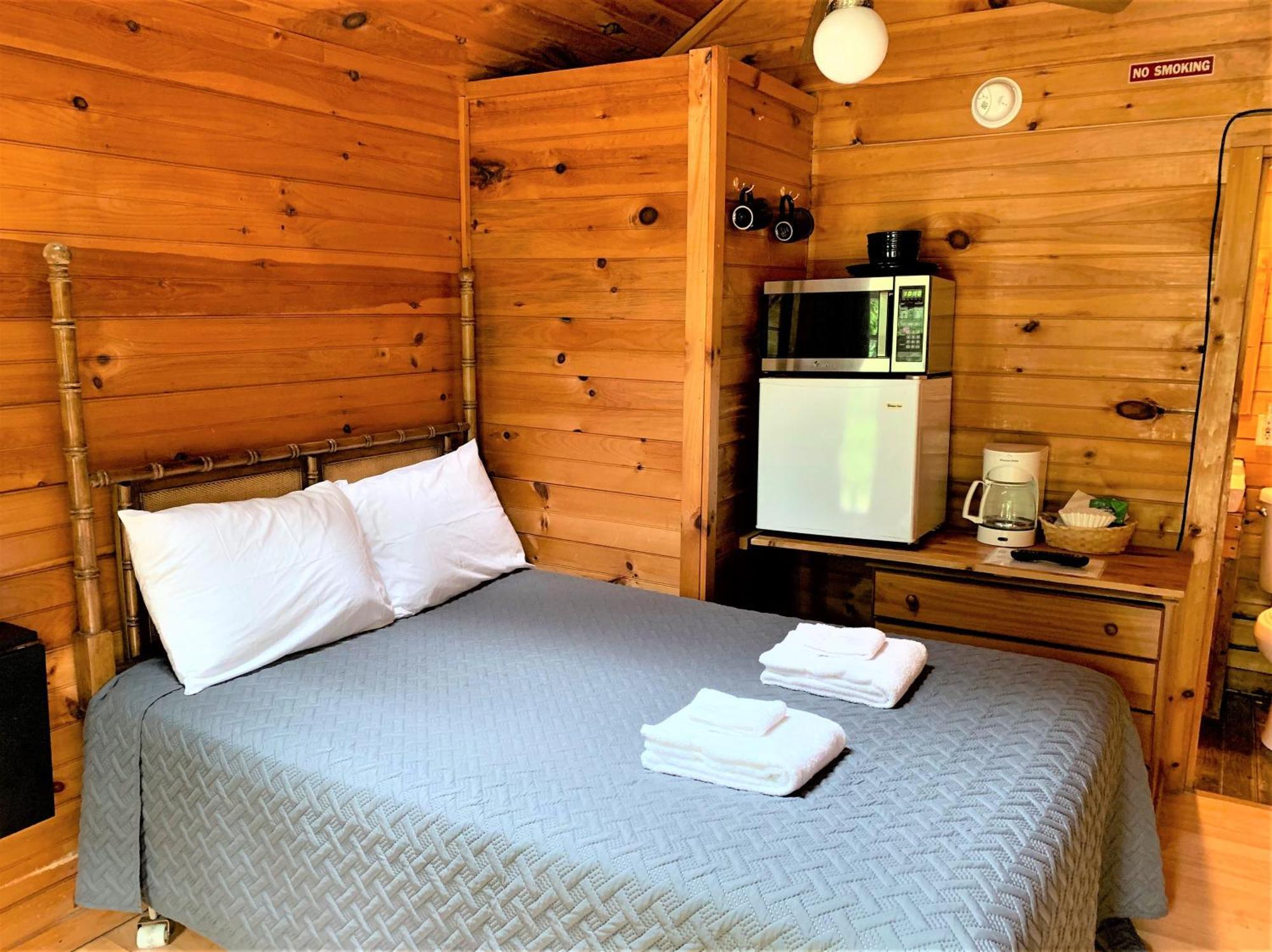 Pine Crest Motel & Cabins Barton Værelse billede