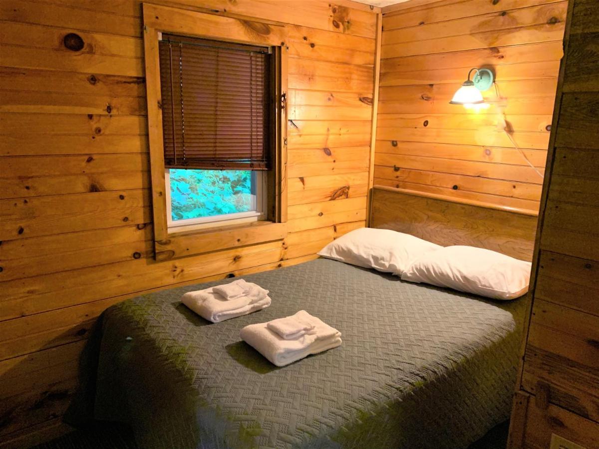 Pine Crest Motel & Cabins Barton Eksteriør billede